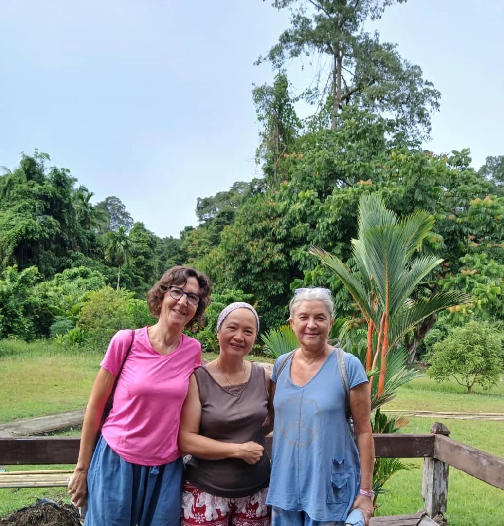 Mulu Tribal Homestay Экстерьер фото