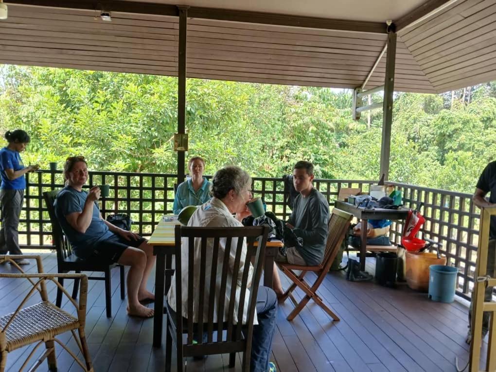 Mulu Tribal Homestay Экстерьер фото