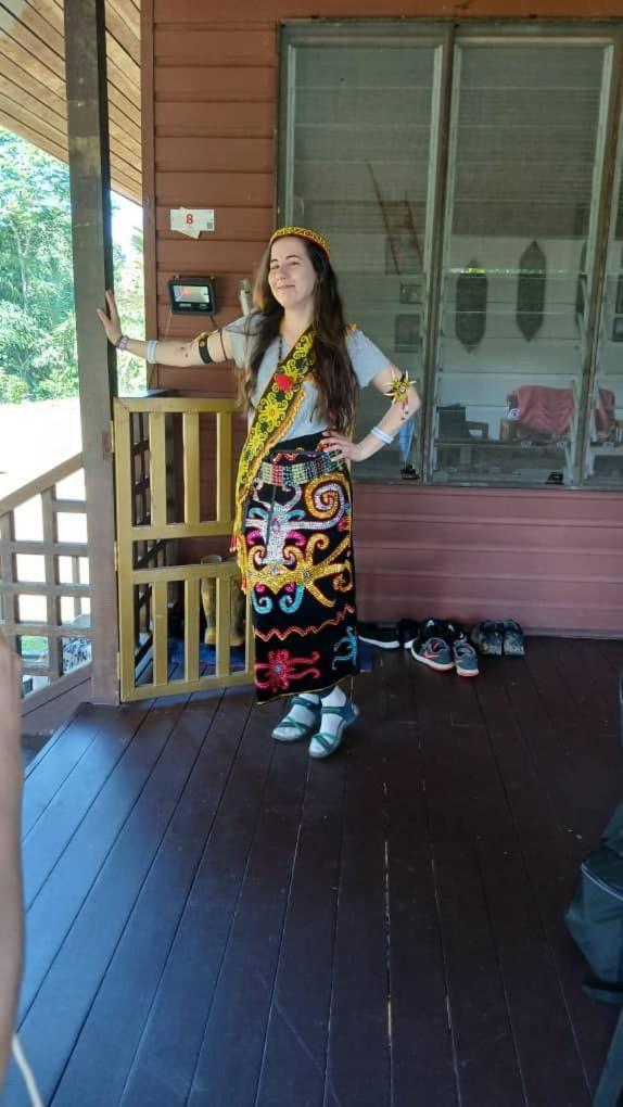 Mulu Tribal Homestay Экстерьер фото