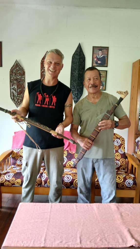 Mulu Tribal Homestay Экстерьер фото